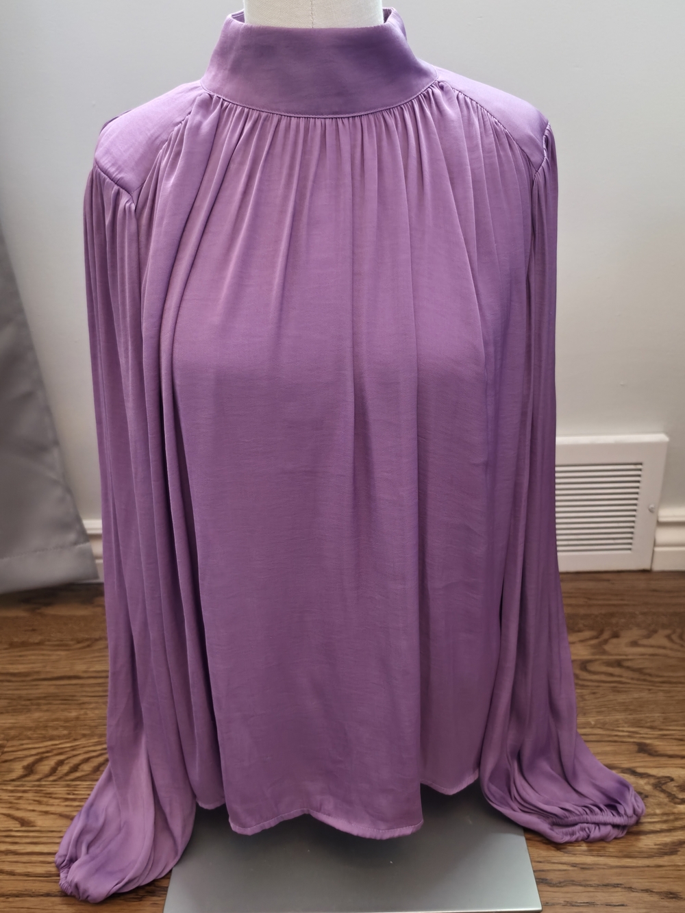 Banana Republic Lavender Pleated Blouse Size Small